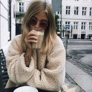 🔥🐻FUZZY SWEATER 🐻🔥